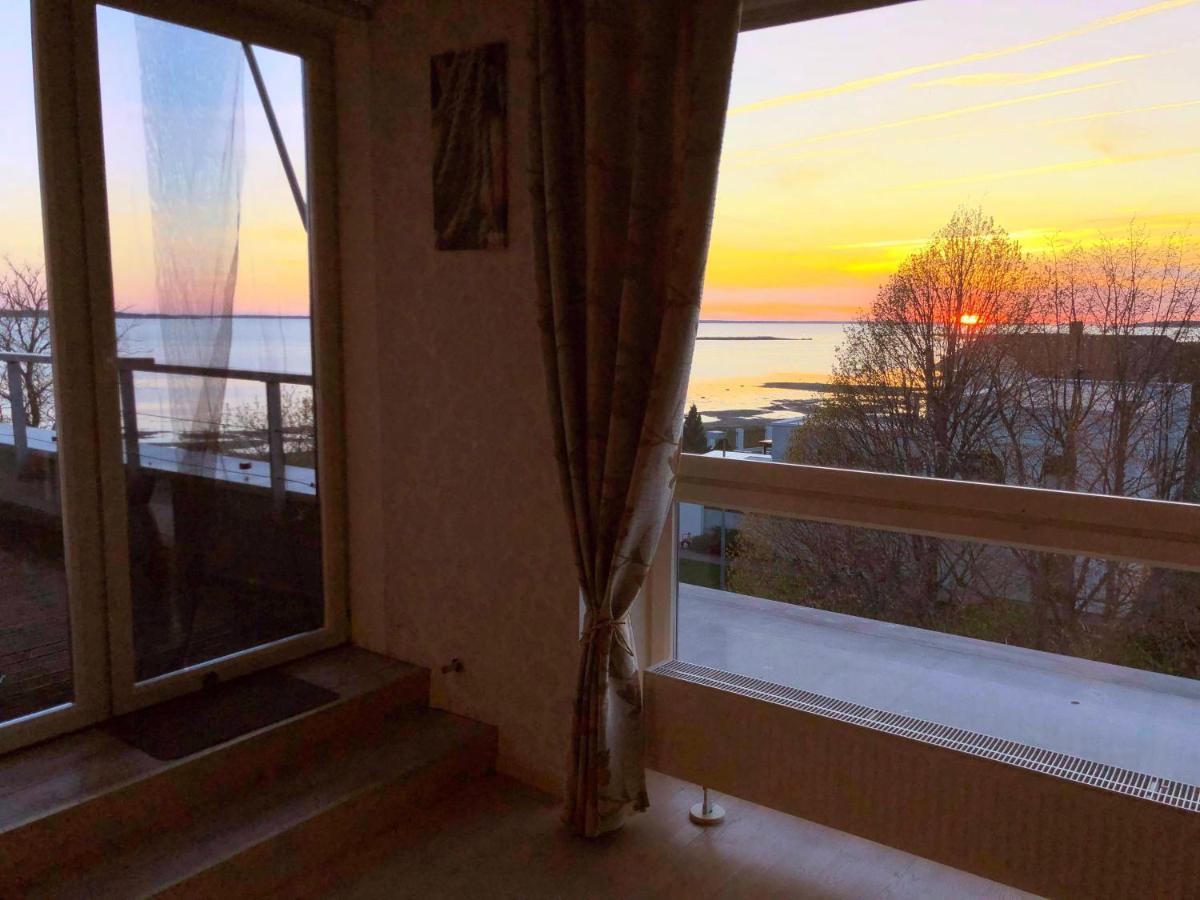 Sunset Dream Apartment With A Panoramic Seaview Haapsalu Esterno foto