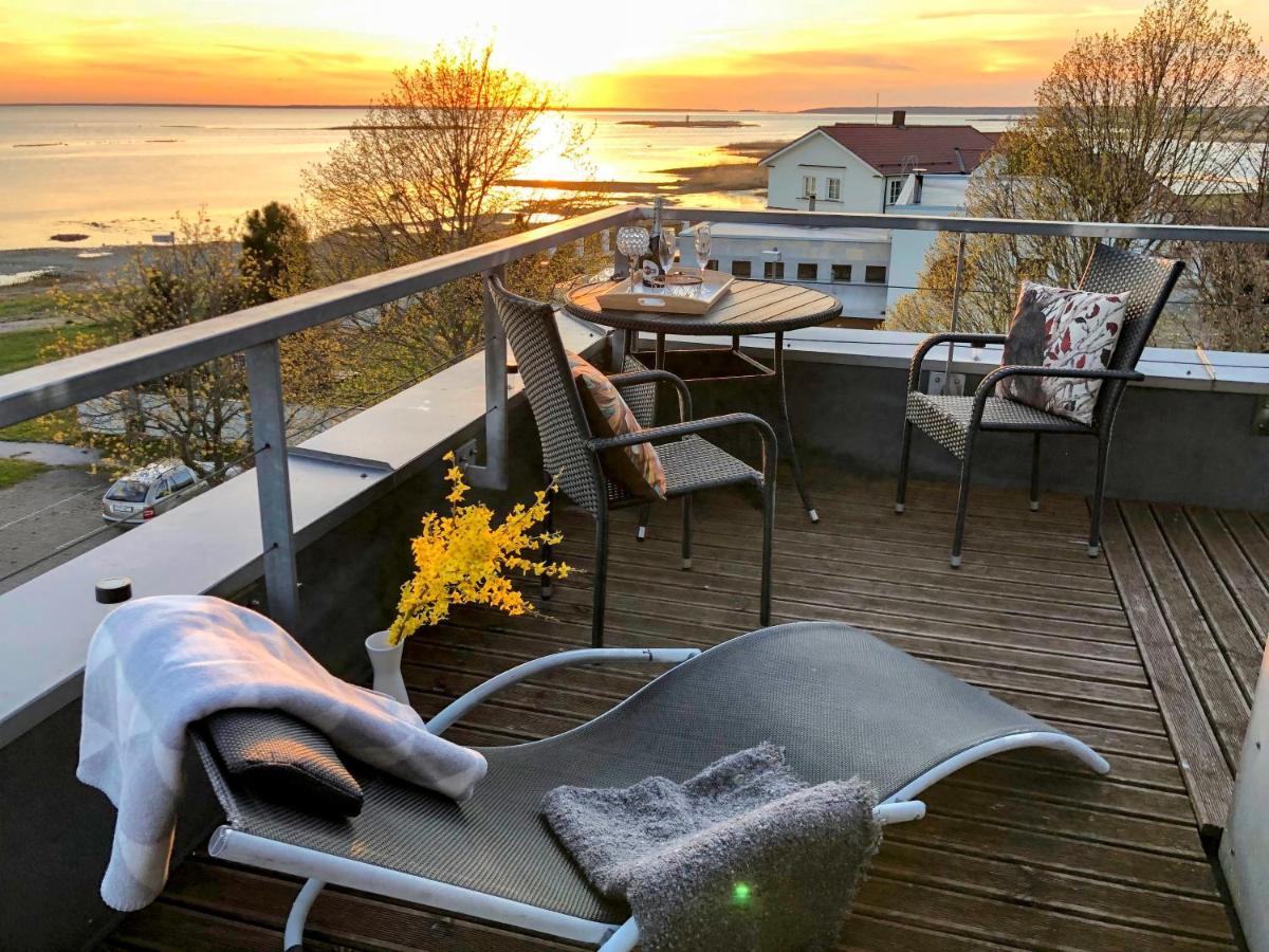 Sunset Dream Apartment With A Panoramic Seaview Haapsalu Esterno foto