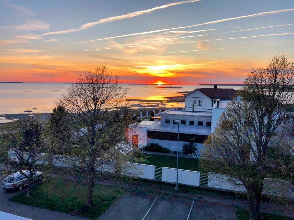 Sunset Dream Apartment With A Panoramic Seaview Haapsalu Esterno foto