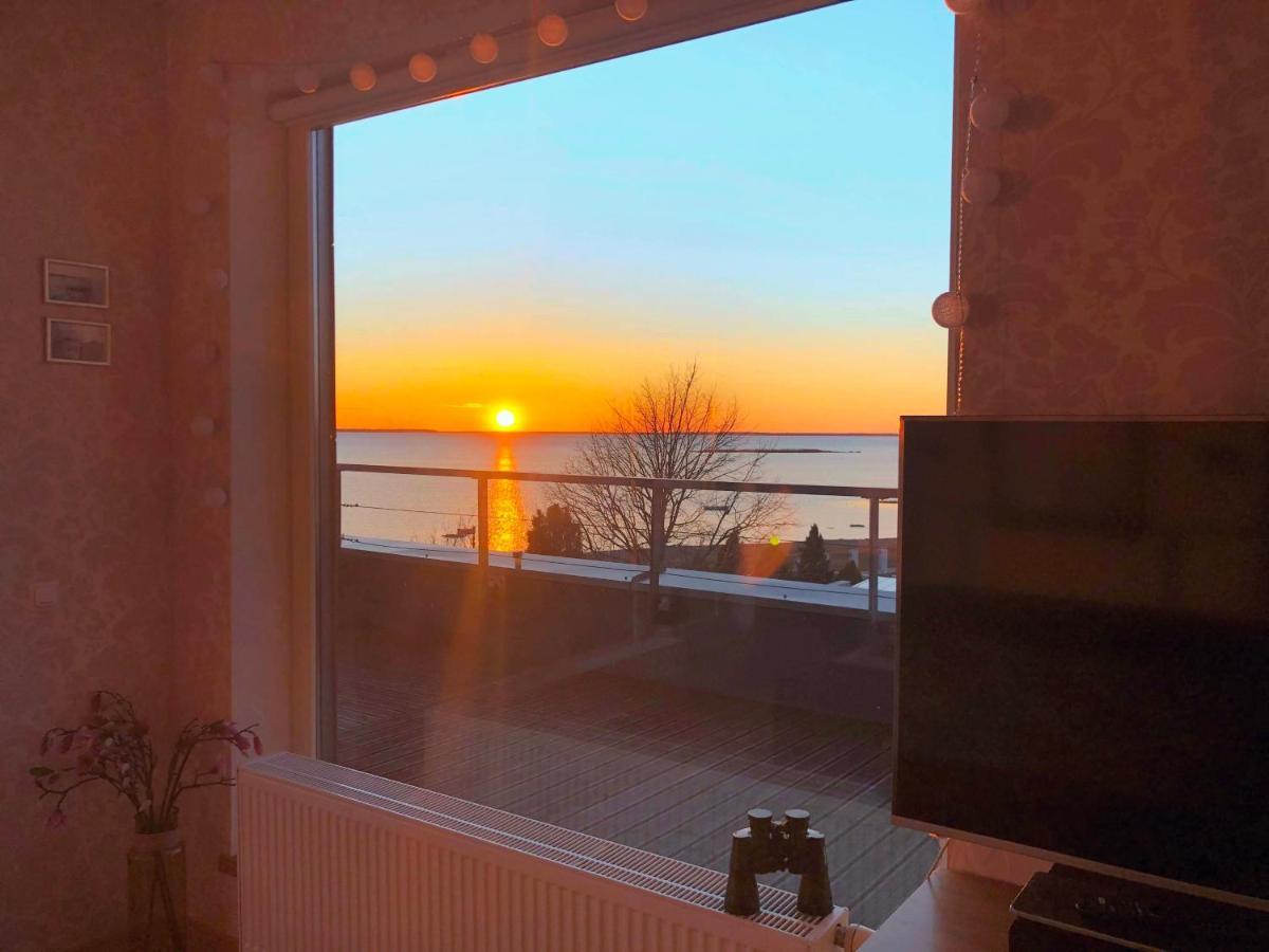 Sunset Dream Apartment With A Panoramic Seaview Haapsalu Esterno foto