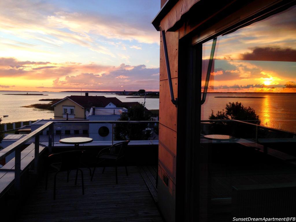 Sunset Dream Apartment With A Panoramic Seaview Haapsalu Esterno foto